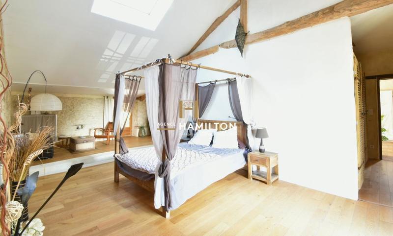 Maison - 399 m² - 11 pièces