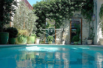 Maison - 976 m² - 24 pièces