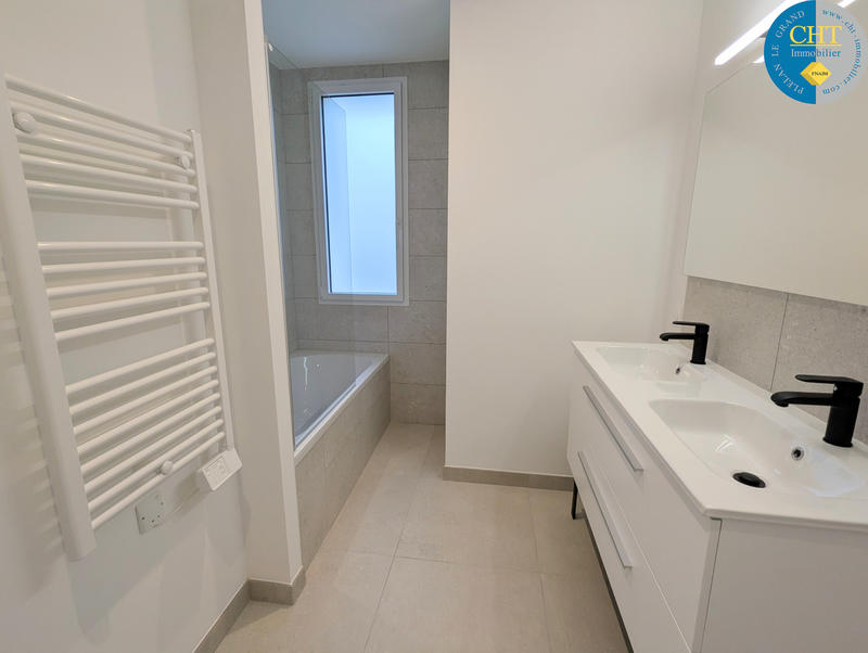 Maison - 121 m² - 6 pièces