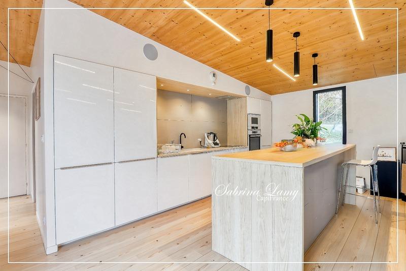 Maison - 166 m² - 7 pièces