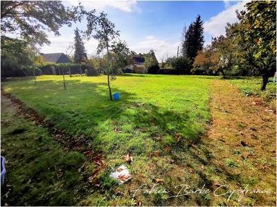Terrain constructible - 1 000 m²