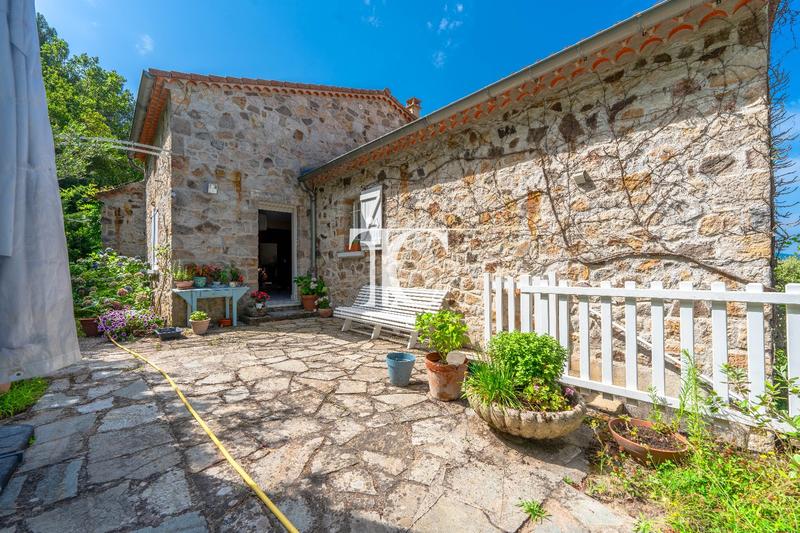 Maison - 178 m² - 7 pièces