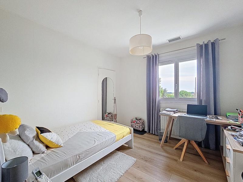 Maison traditionnelle - 157 m² - 6 pièces