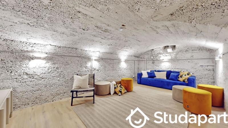 Chambre - 12 m² - 1 pièce