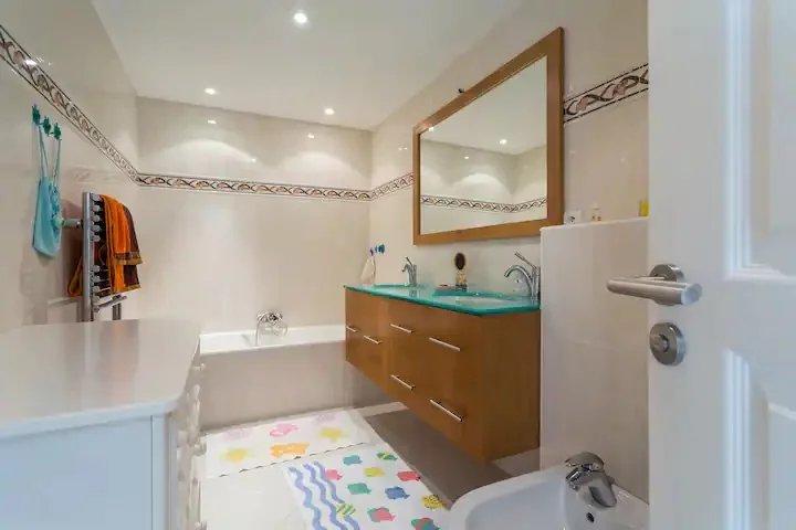 Appartement villa - 108 m² - 4 pièces