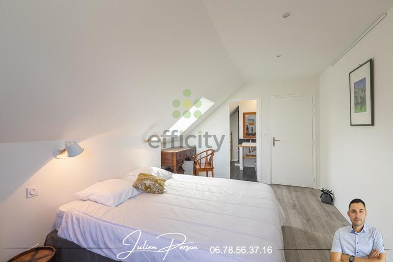 Maison - 249 m² - 11 pièces