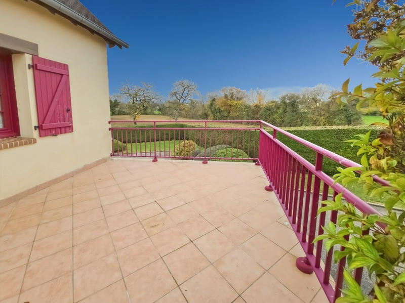 Maison - 204 m² - 9 pièces