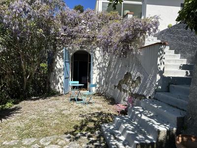 Maison - 201 m² - 5 pièces