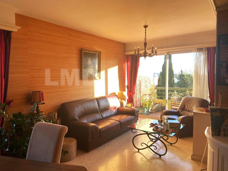 Appartement - 93 m² - 4 pièces
