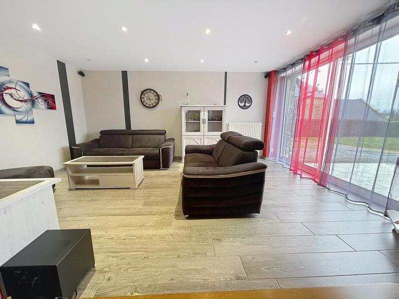 Maison - 181 m² - 6 pièces