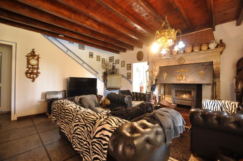 Maison - 280 m² - 9 pièces