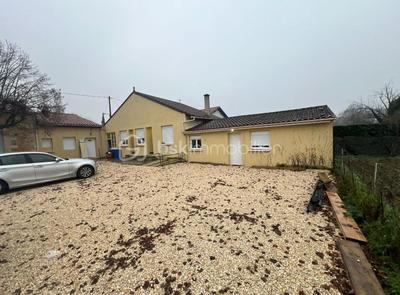 Immeuble - 209 m² - 12 pièces