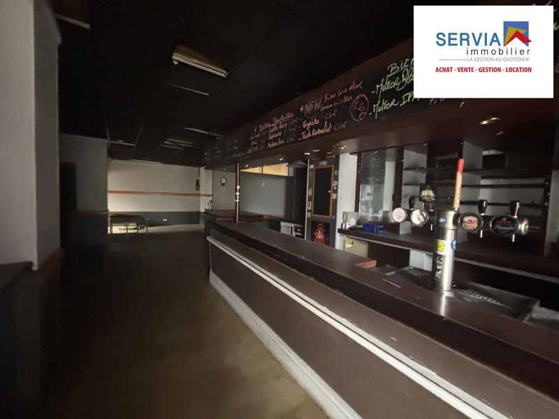 Local commercial - 79 m² - 1 pièce