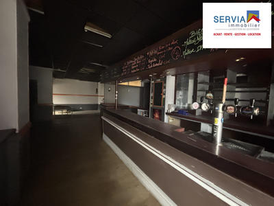 Local commercial - 79 m² - 1 pièce