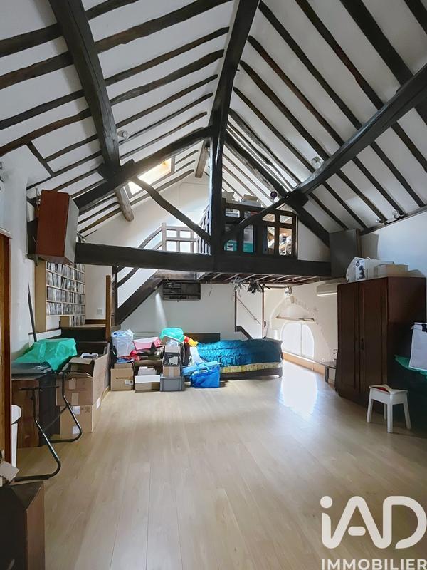 Maison - 235 m² - 10 pièces