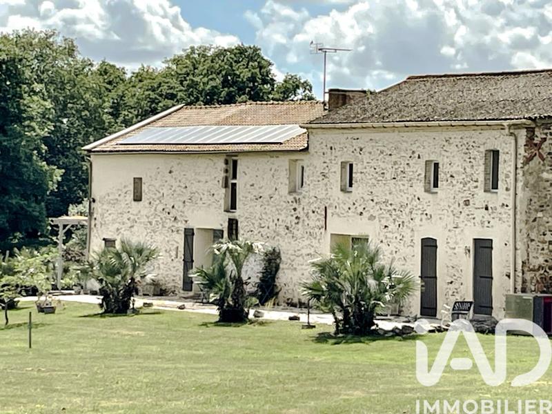 Maison - 236 m² - 10 pièces