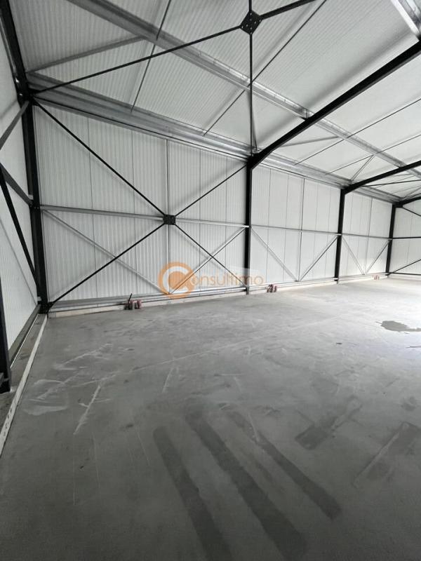 Local d'activité / Entrepôt - 95 m²