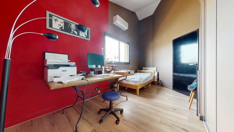 Maison - 220 m² - 5 pièces