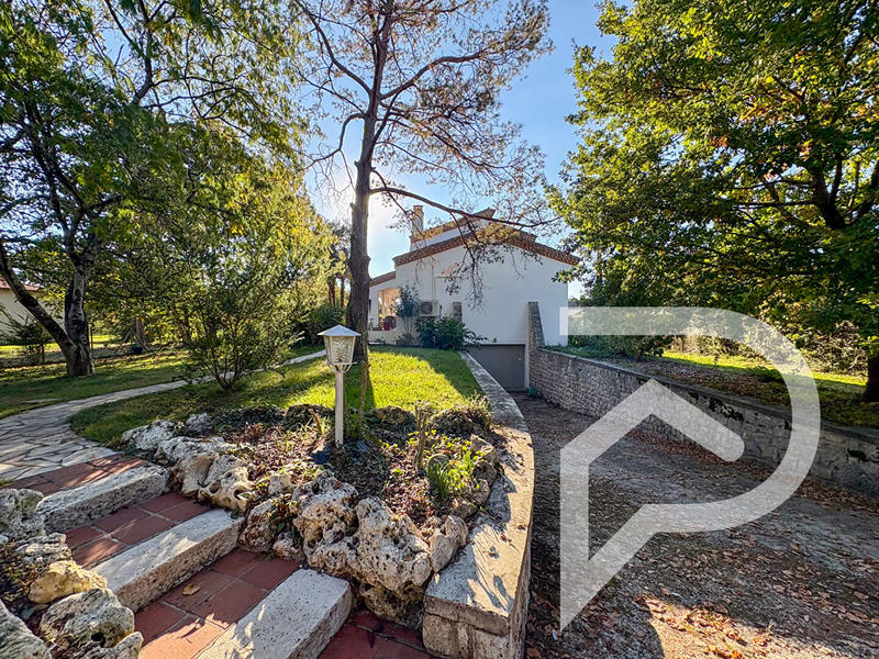 Maison - 185 m² - 6 pièces