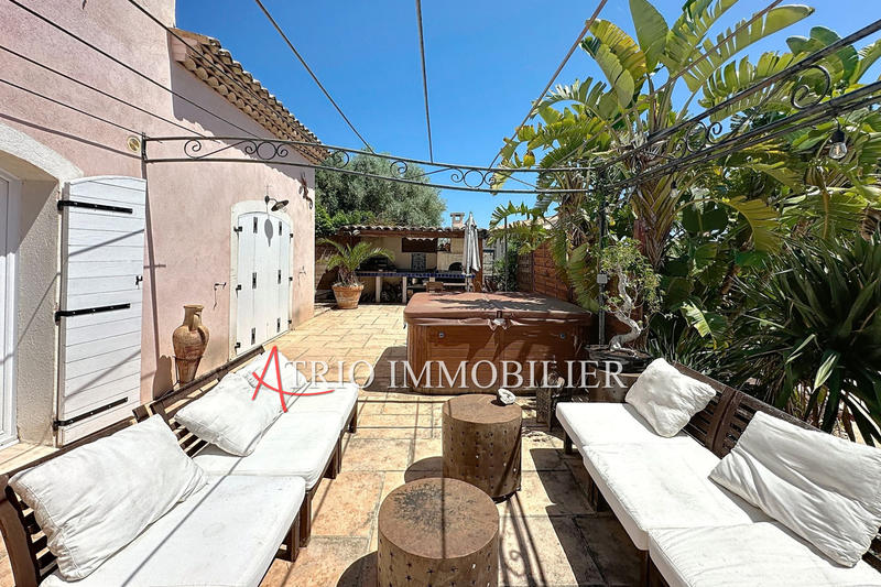 Villa - 225 m² - 7 pièces