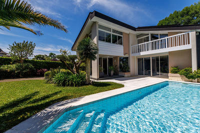 Maison - 219 m² - 7 pièces