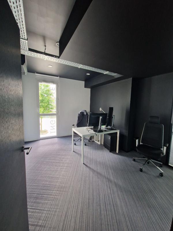 Bureau - 215 m²