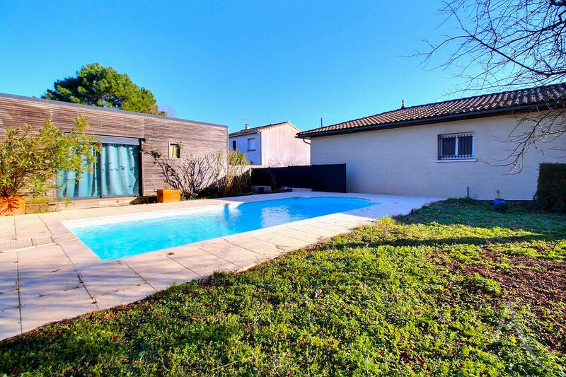 Maison - 157 m² - 8 pièces