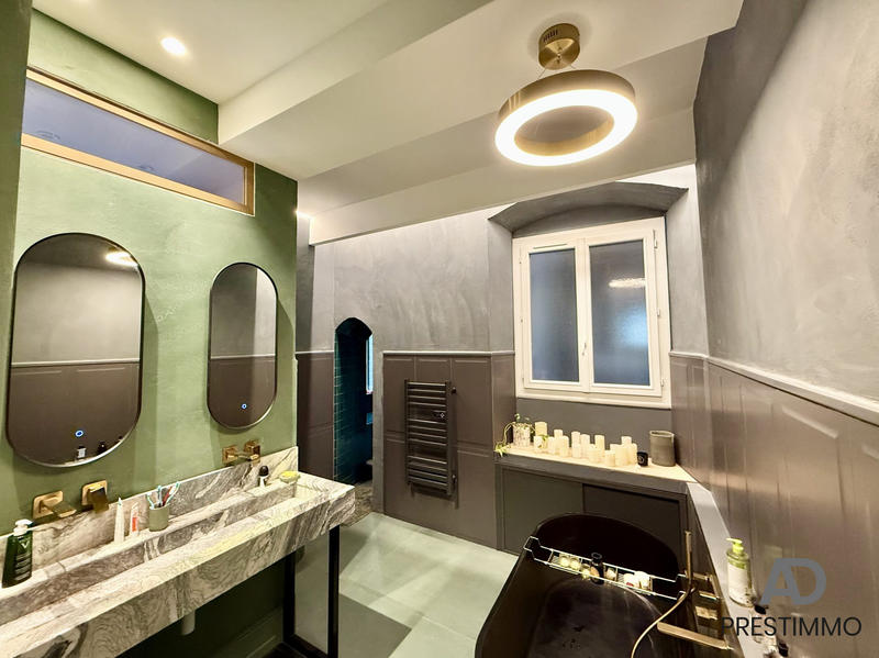 Appartement - 128 m² - 5 pièces