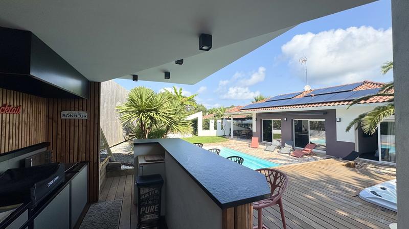 Maison d'architecte - 247 m² - 9 pièces