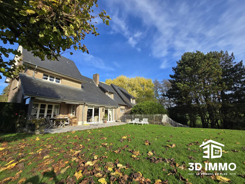 Maison - 275 m² - 12 pièces