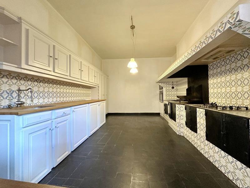 Maison - 215 m² - 9 pièces