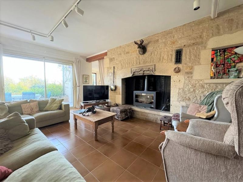 Propriété - 204 m² - 9 pièces