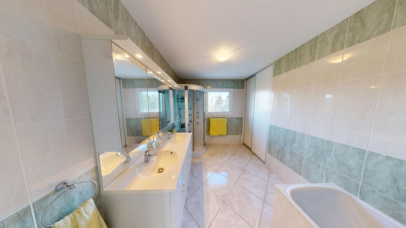 Maison - 207 m² - 5 pièces