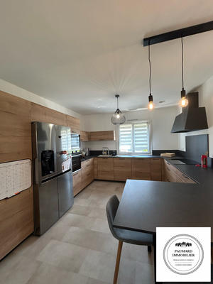 Maison - 104 m² - 8 pièces