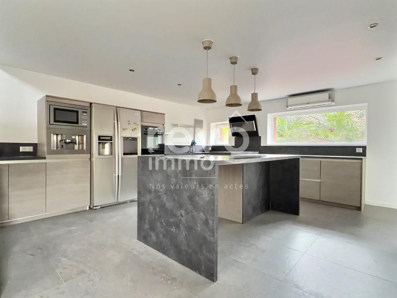 Maison - 175 m² - 5 pièces