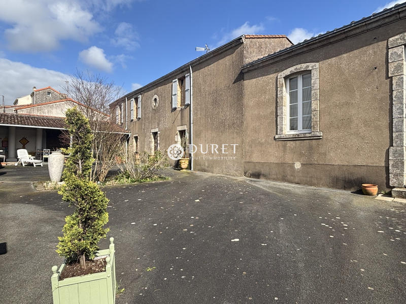 Maison ancienne - 202 m² - 7 pièces