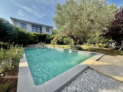 Villa - 182 m² - 6 pièces