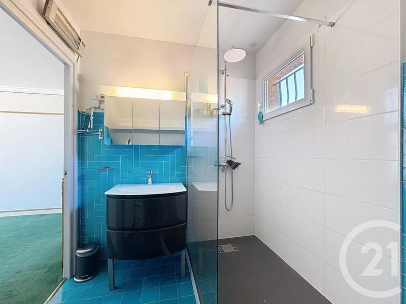 Pavillon - 190 m² - 7 pièces