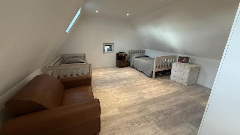 Maison - 238 m² - 10 pièces