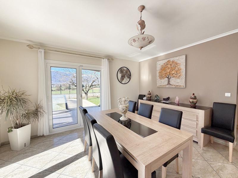 Maison - 206 m² - 6 pièces