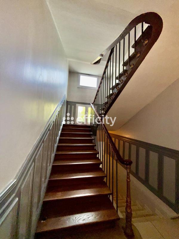 Immeuble - 334 m² - 17 pièces