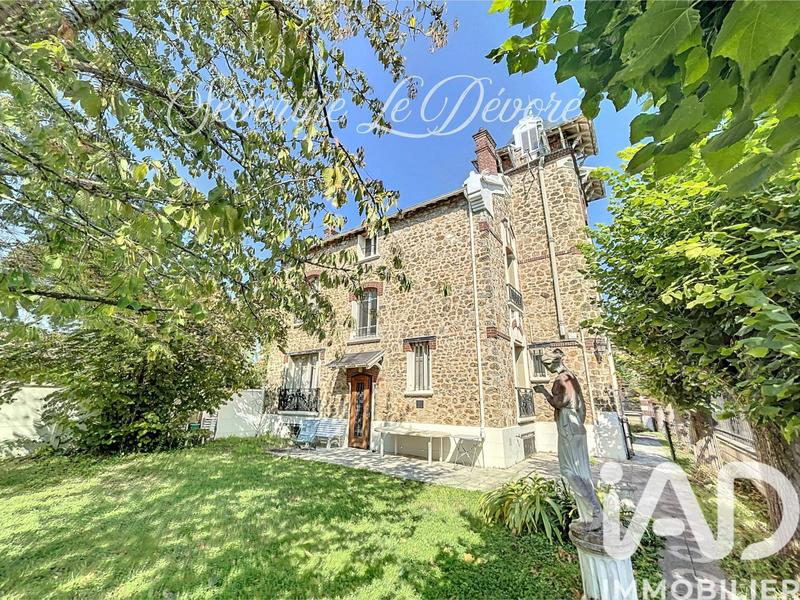 Maison - 245 m² - 10 pièces