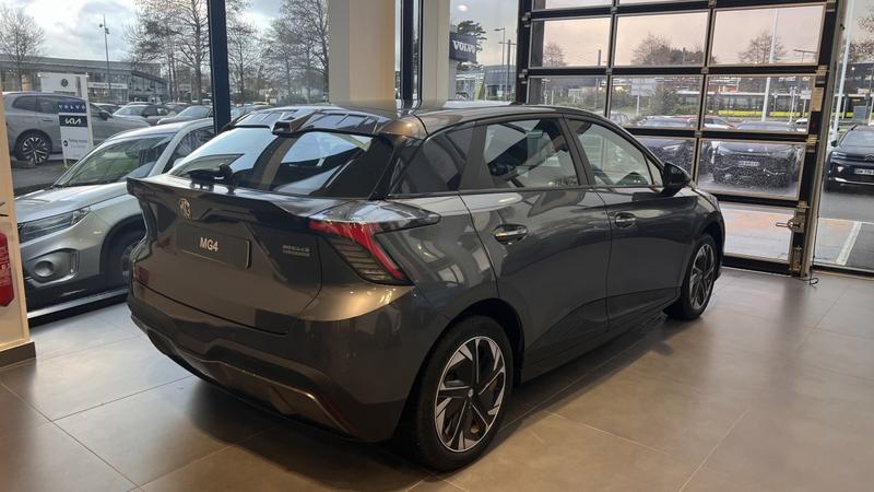 Mg Mg4 Electric 51kwh - 125 Kw 2wd Standard