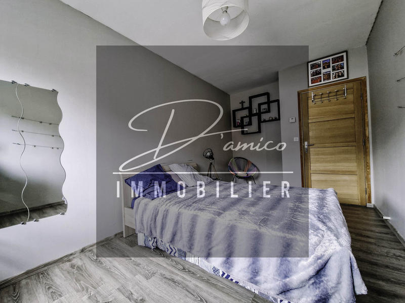 Maison - 214 m² - 10 pièces