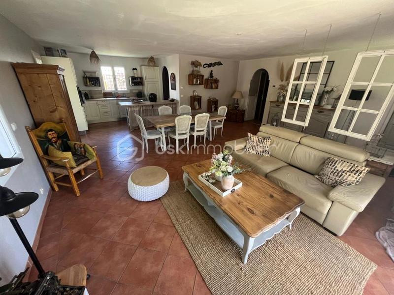 Maison - 166 m² - 8 pièces