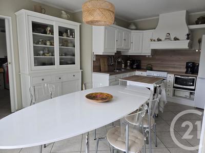 Villa - 208 m² - 6 pièces