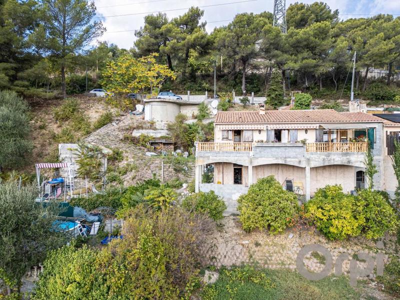 Maison - 94 m² - 4 pièces