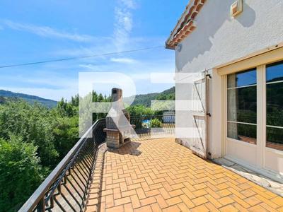 Villa - 208 m² - 9 pièces