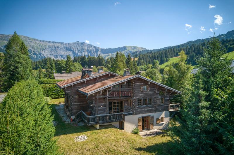 Châlet - 383 m² - 8 pièces