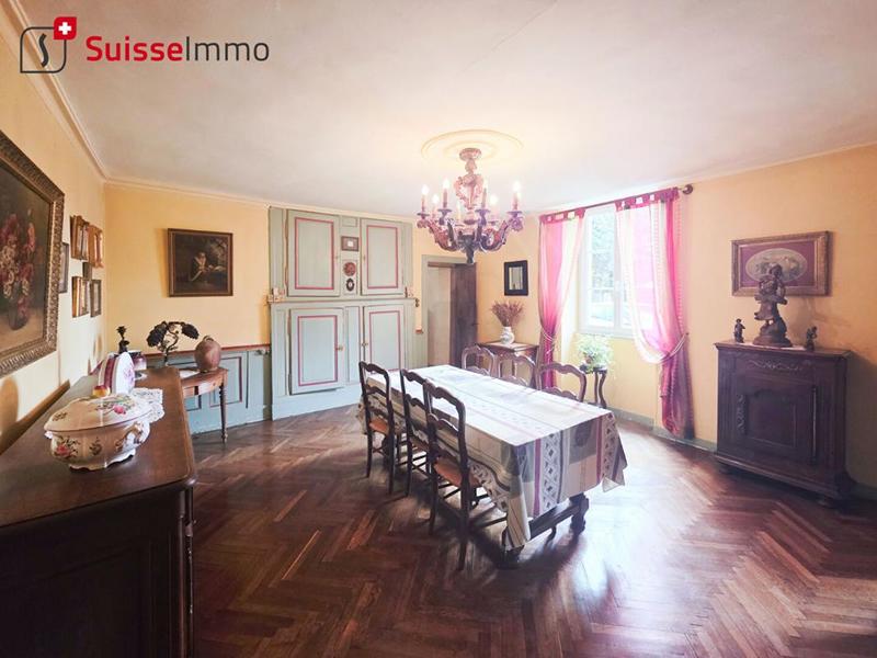 Propriété - 330 m² - 10 pièces